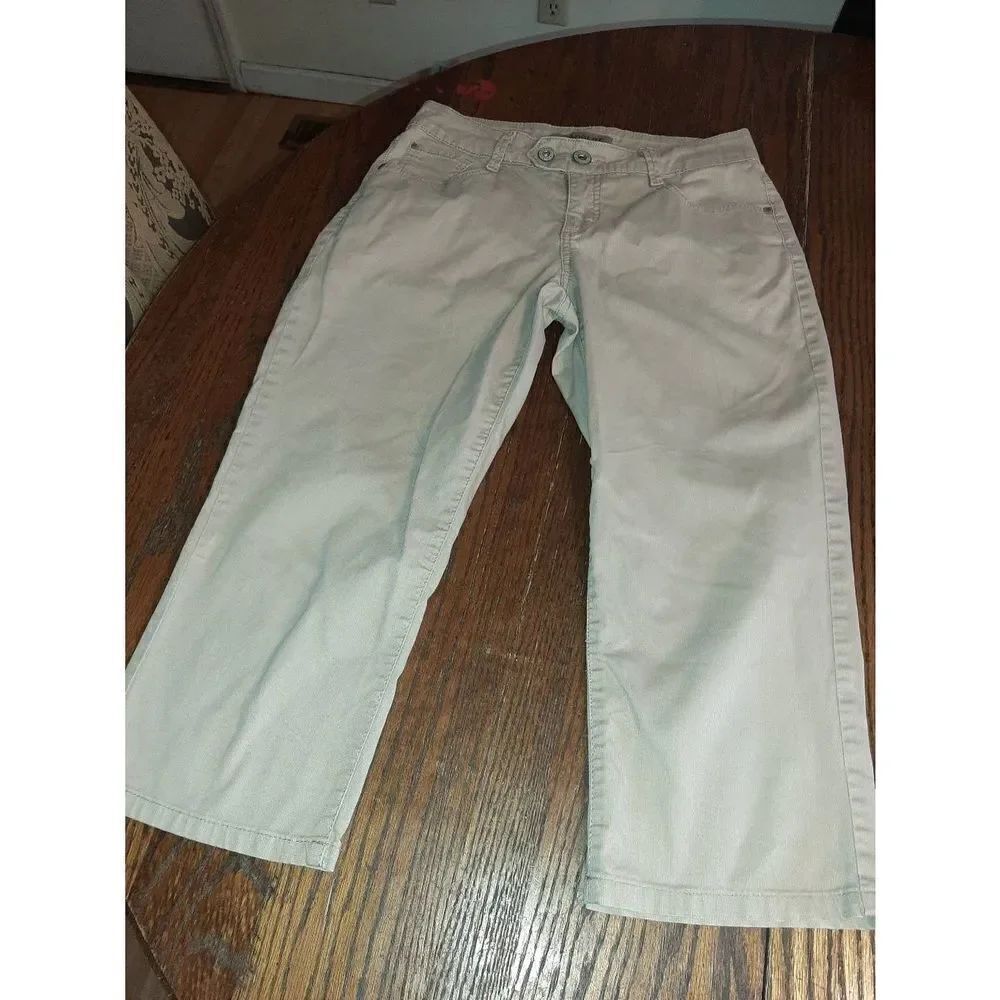 Size 4 Jeanstar Khaki Tan Casual Capri Pants Double Button Decorated Pocket